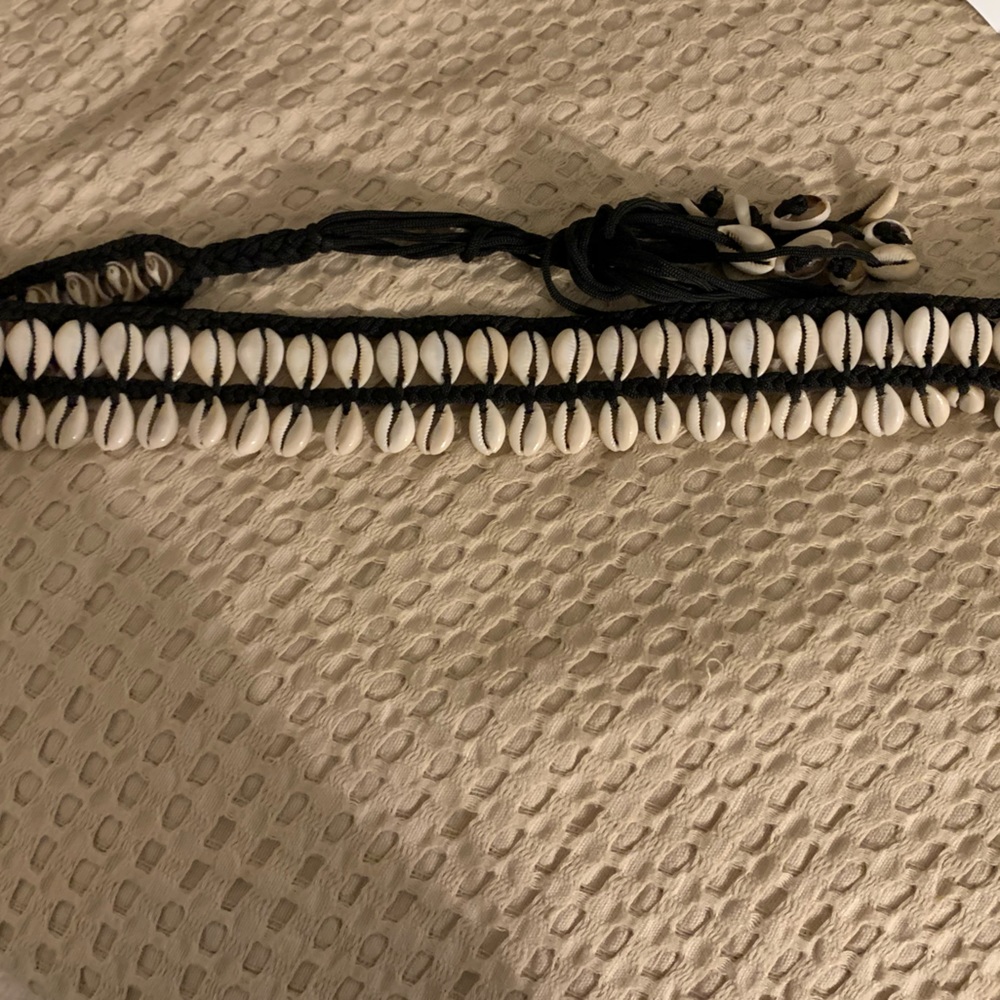Cowrie shell belt tie